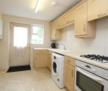 ***STUDENT PROPERTY *** BILLS INCLUDED!! 4 double bedrooms student ... - Photo 4