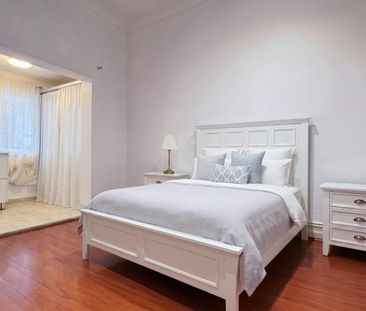 Spacious Double-Brick Family Home with Versatile Rear Studio - Photo 3
