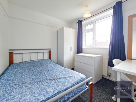 5 bedroom private hall to rent - Photo 2