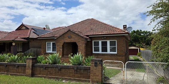 Charming 3-Bedroom House in Prime Location - Your Perfect Home Awaits! - Photo 3