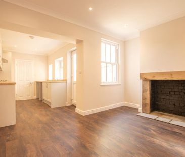 2 bedroom terraced house to rent - Photo 2