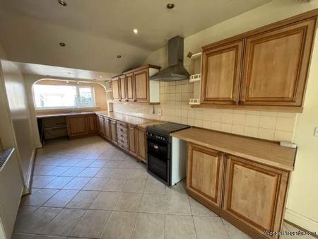 3 bedroom property to rent in Manchester - Photo 5