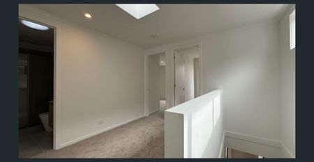 Modern 4-Bedroom Family Home in the Heart of Wollert - Photo 5