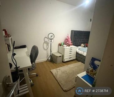 3 bedroom semi-detached house to rent - Photo 3