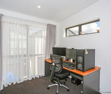 Single Garage & Modern Living - Photo 5