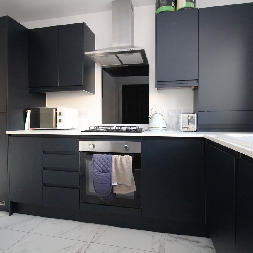 Broomfield Crescent, Barmulloch, Glasgow - Photo 1