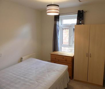 1 bedroom semi-detached bungalow to rent - Photo 2