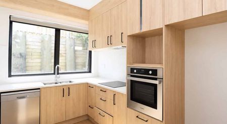 2 Bedroom Town House For Rent - Photo 4