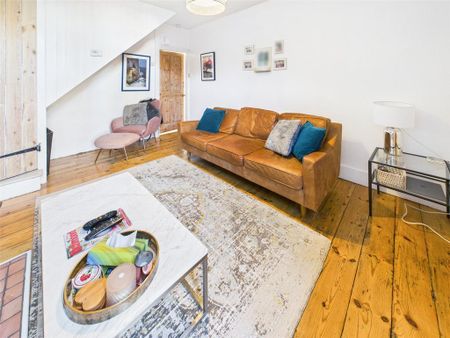 2 bedroom end of terrace house to rent - Photo 3