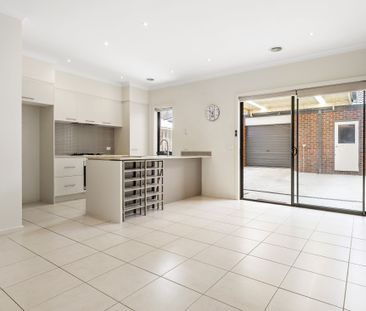 Home looking for its new renters - Photo 6