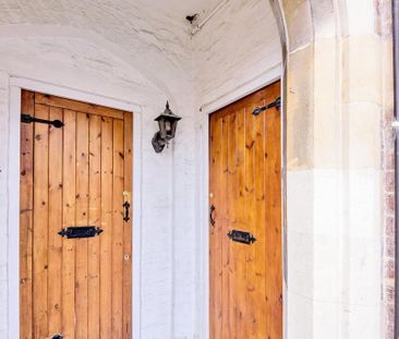 2 bedroom semi-detached house to rent - Photo 6