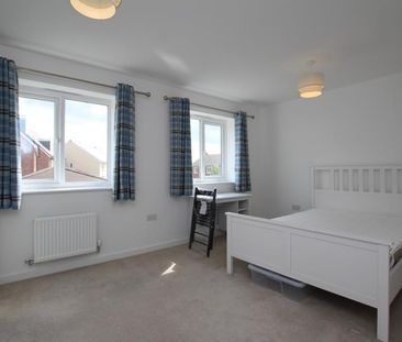 4 bedroom semi-detached house to rent - Photo 4