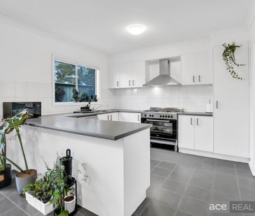 Perfectly Situated in Laverton! - Photo 6