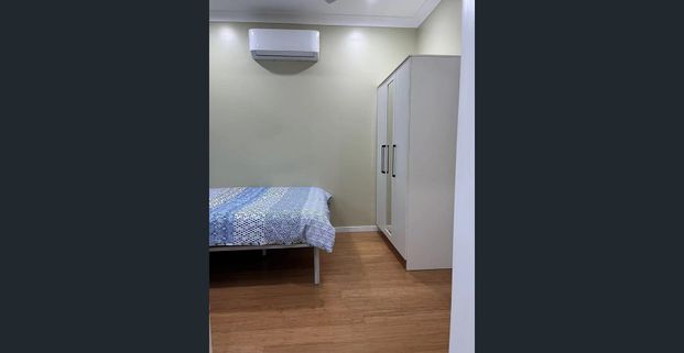 Inner City -- West End, Full Furnished Large Studio– Peaceful, A/C, Wi-Fi, Pool. Bill Included. $390/ week. Available 20/08/2025. - Photo 1