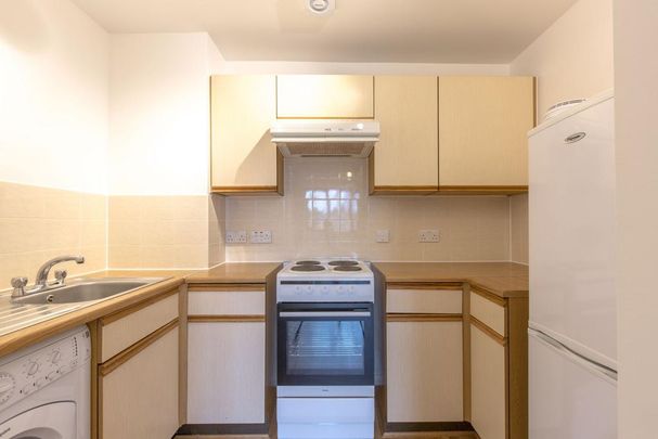 1 bedroom flat to rent - Photo 1