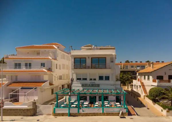 3 Bedroom, 2 Bathroom Apartment close to beach with lovely sea views