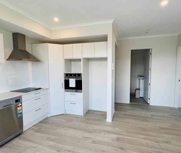 Superb Near New Apartment - Photo 4