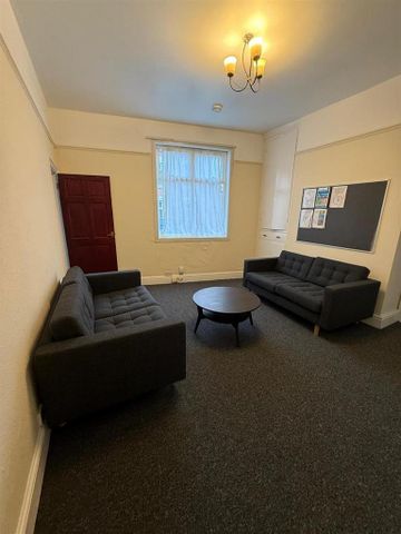 5 bedroom terraced house to rent - Photo 2