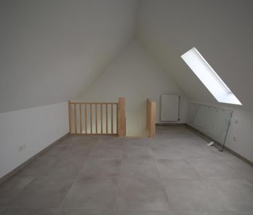 Duplexappartement met één slaapkamer, autostaanplaats en groot terras - Photo 2