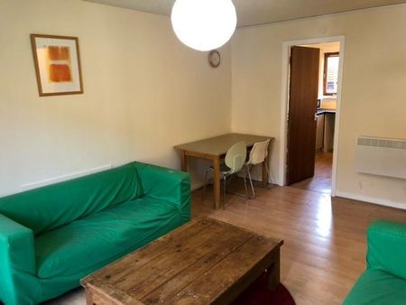 2 bedroom flat to rent - Photo 2