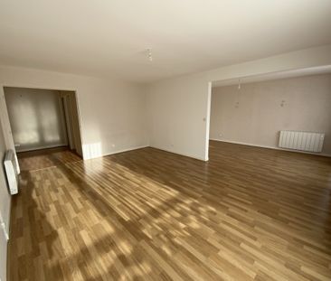 Location Appartement 5 pièces 103m² EVREUX 27000 - Photo 2