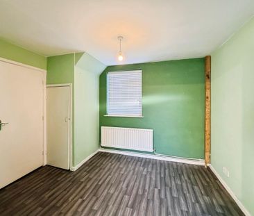 3 bedroom end of terrace house to rent - Photo 3