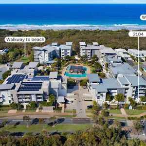 Luxury 2-bed apartment close to beach, Breeze the Boardwalk - Photo 3