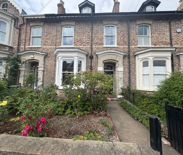 East Parade, Heworth - P1320 - Photo 2