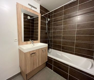 Location Appartement 3 pièces 69m² - Photo 6