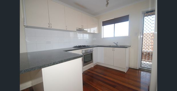 2/17 Sidney Street, Nundah, Qld 4012 - Photo 1