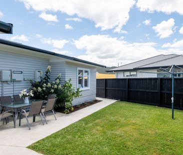 Situated in the heart of Chartwell sits this immaculately presented... - Photo 4