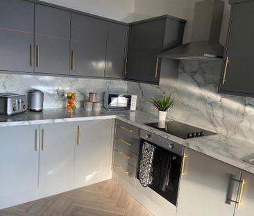 4 bedroom Student Flat to rent in Bridge View House, 15-23 City Roa... - Photo 5