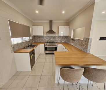 4 Bedroom Lowset Home With Solar To Save on Power - Photo 4