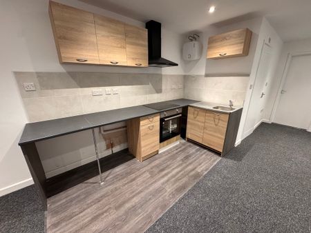 Broadmeadow Flats, Warstones Drive, Wolverhampton - Photo 4