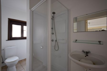 GELIJKVLOERS EENSLAAPKAMER APPARTEMENT - Foto 5