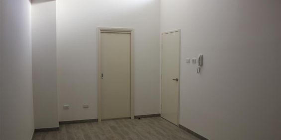 STUDIO ROOM WITH SHARED KITCHEN & LAUNDRY - Electricity and water included! - Photo 3