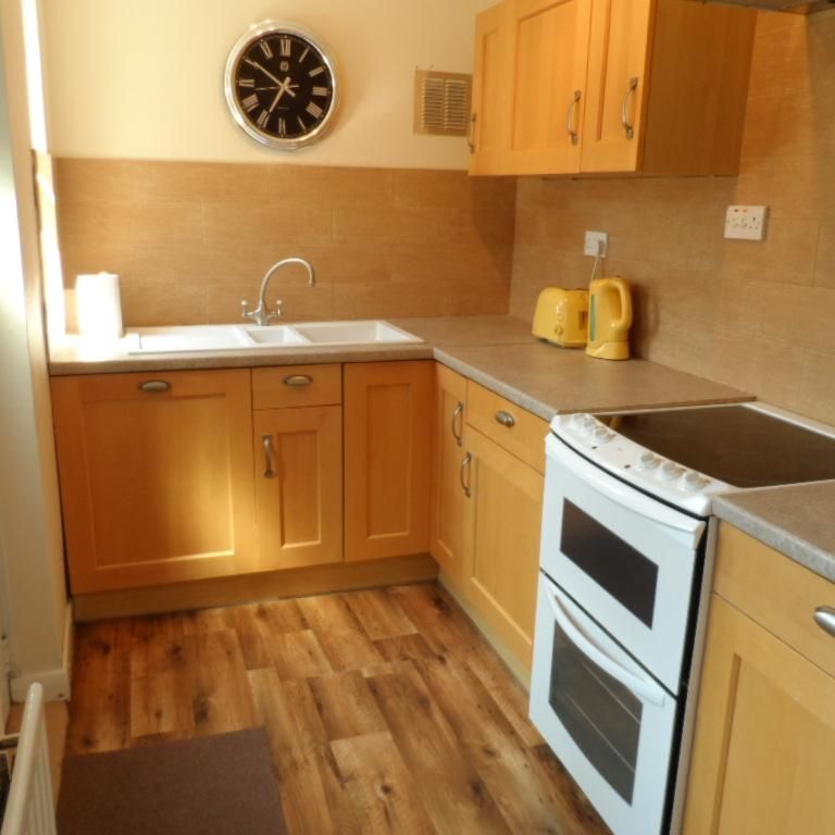 2 bedroom terraced house to rent - Photo 1