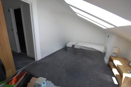 4 bedroom terraced house to rent - Photo 5