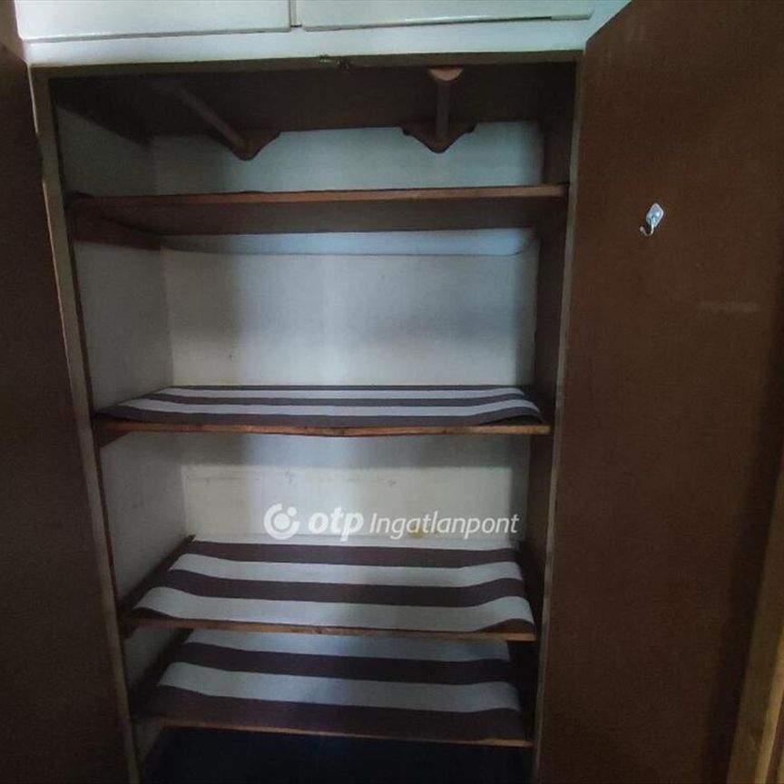 Kiadó jó állapotú panel lakás - Pécs - Fotó 1