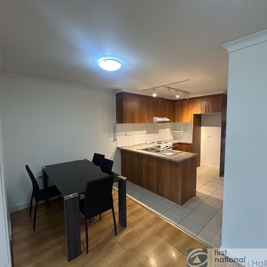 Low Maintenance Apartment - Photo 1