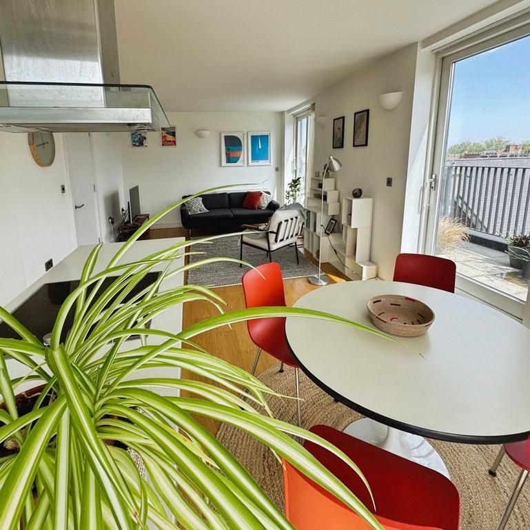 2 bedroom flat to rent - Photo 1