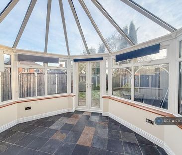 3 bedroom semi-detached house to rent - Photo 2