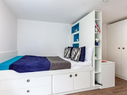 Studio to rent - Photo 1