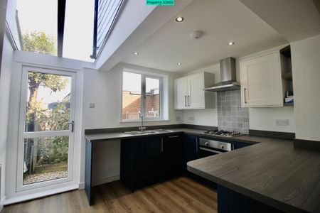 2 bedroom end of terrace house to rent - Photo 5