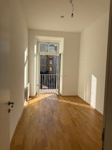 Sehr schöne, moderne 2-Zimmer-Wohnung saniert, gute Ausstattung mit Klimaanlage, Schlafzimmer in den Innenhof mit Balkon, Wohnzimmer und Küche in Graz-super zentral-UNIHÄHE - Photo 2