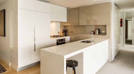 ORIENTAL BAY - Clyde Quay Wharf - Stunning Apartment - Photo 2