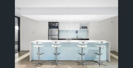 FURNISHED STUDIO APARTMENT AT X2 APARTMENTS! - Photo 2