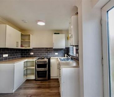 2 bedroom semi-detached house to rent - Photo 4