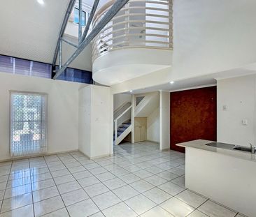 Spacious 2-Bedroom Townhouse in Central Bongaree with Waterfront Ac... - Photo 1