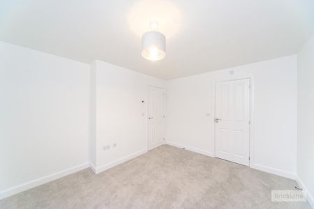 4 bedroom detached house to rent - Photo 5